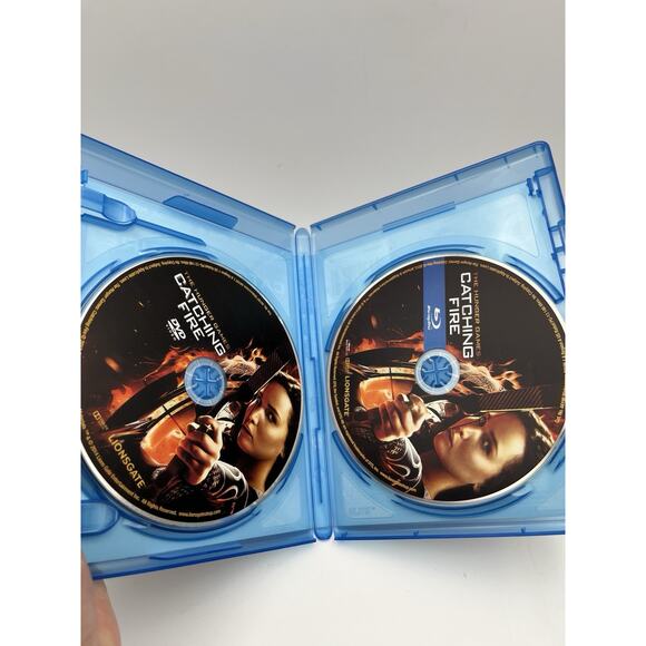 Hunger Games: Catching Fire (Blu-ray, DVD) - Picture 4 of 7